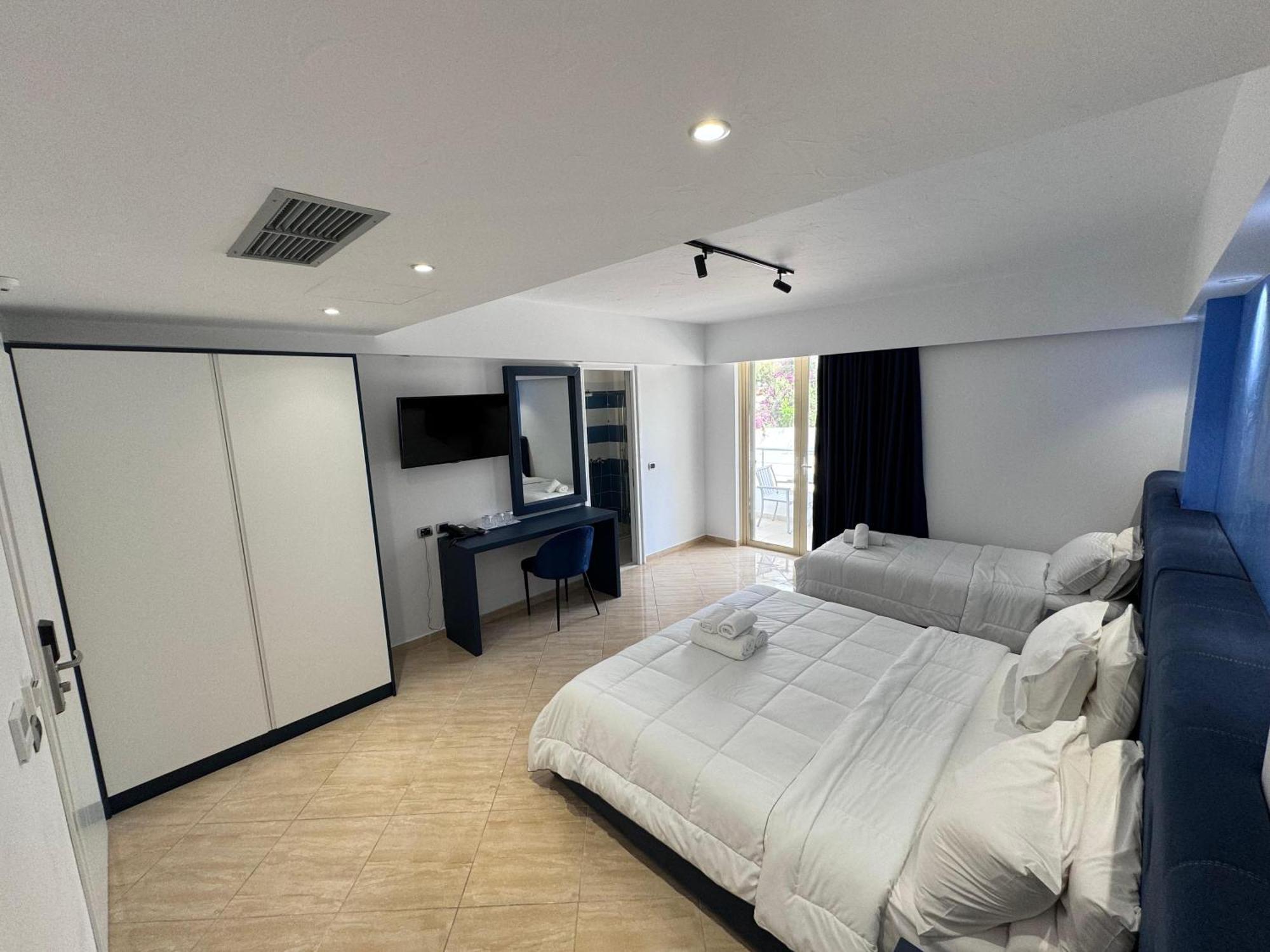 Hotel Blue Sky 4*
