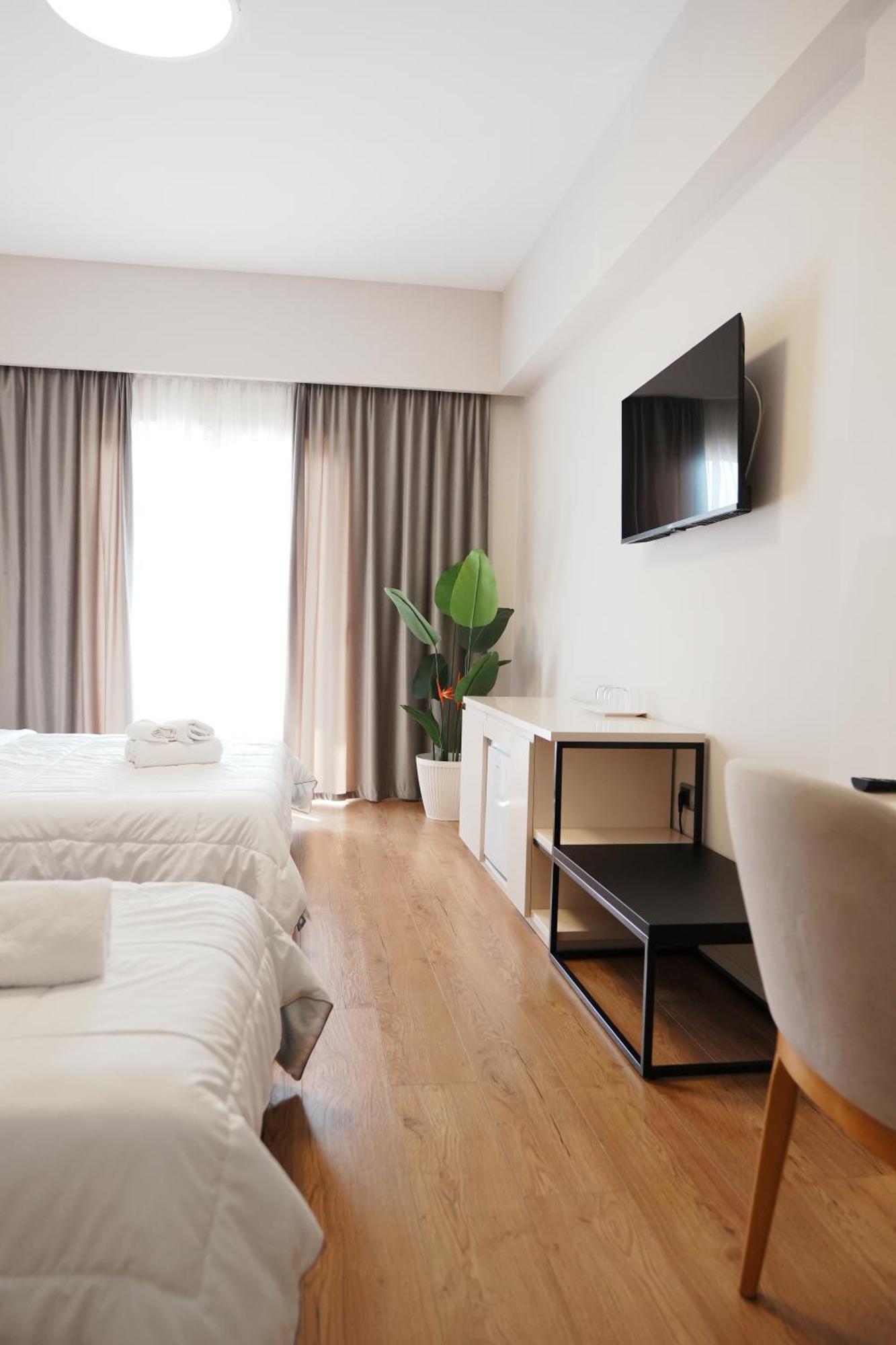 Hotel Blue Sky 4* Sarande
